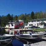 Dogtooth Lake Resort