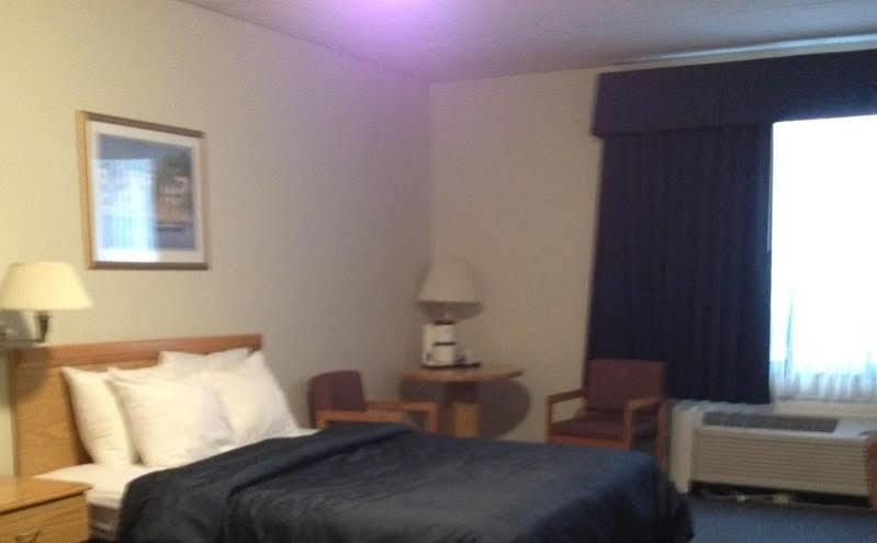 Sunset 3* Kenora